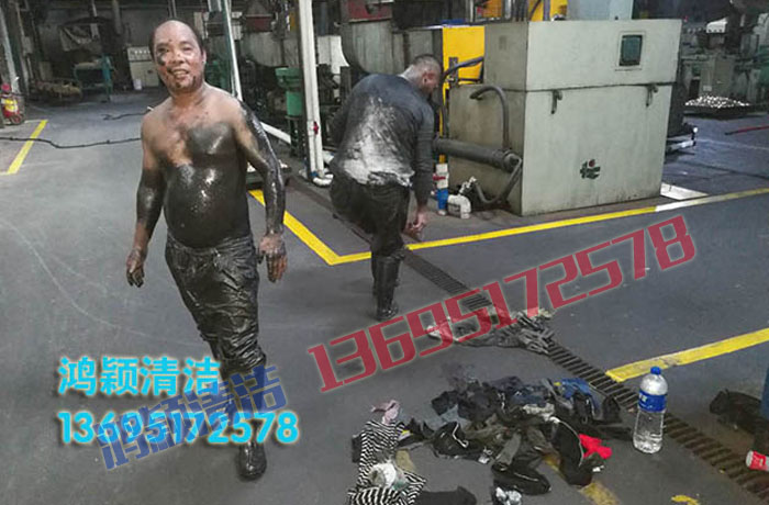 志高空調(diào)廠機(jī)械管道清理